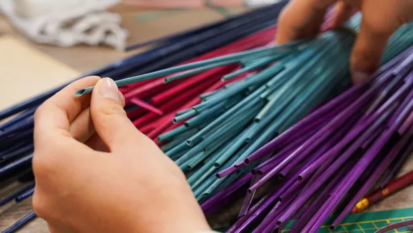 Initiez-vous à la marqueterie de paille - Image n°3 - Wecandoo