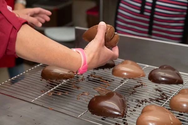 Confectionnez vos bonbons de chocolat - Image n°1 - Wecandoo