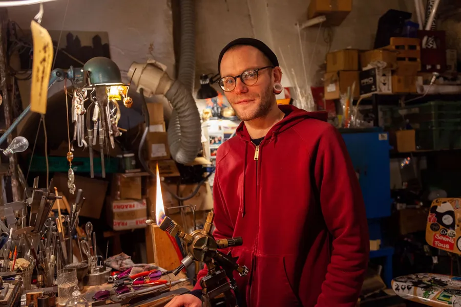 Théo : Souffleur de verre au chalumeau à Lyon