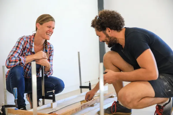 Fabriquez votre planche apéro en bois et résine - Image n°2 - Wecandoo