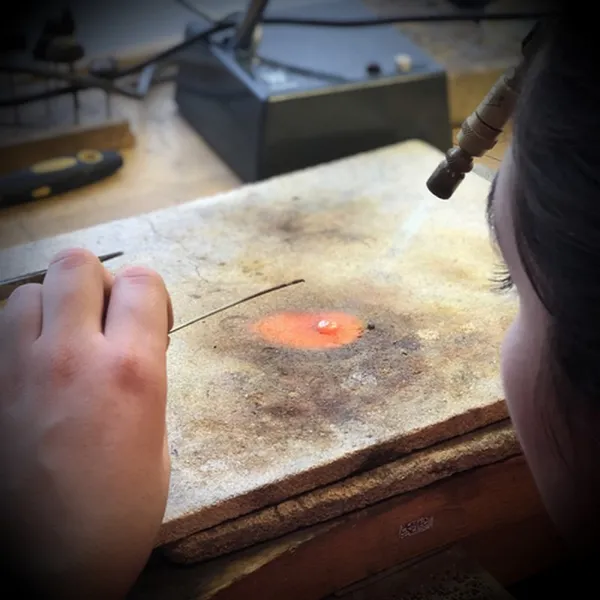 Créez vos boucles d'oreilles en argent - Image n°3 - Wecandoo