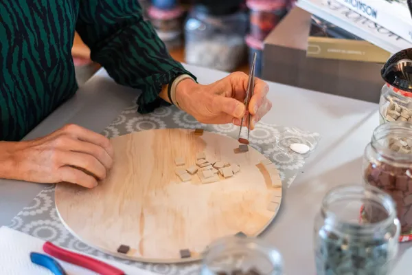 Réalisez votre horloge en mosaïque en une journée - Image n°3 - Wecandoo