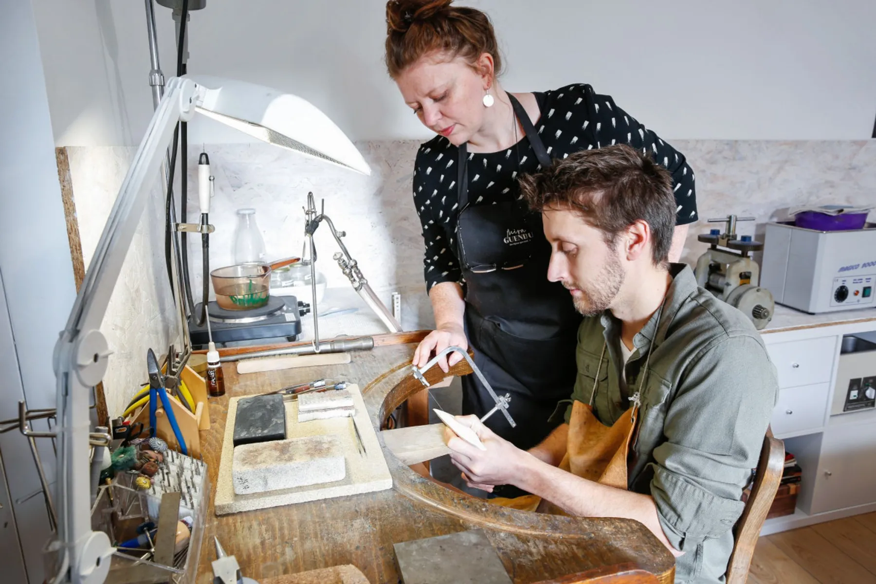Fabriquez votre pendentif, bracelet ou pin's à la fonte à l'os de seiche - Image n°3 - Wecandoo