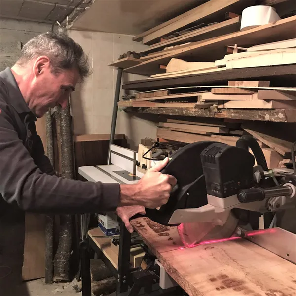 Réalisez une lampe design en bois - Image n°3 - Wecandoo