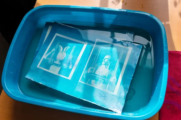 Wecandoo - Initiez-vous au tirage photo cyanotype en famille