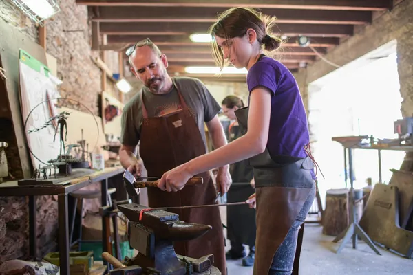 Découvrez la forge traditionnelle en duo avec votre enfant - Image n°4 - Wecandoo
