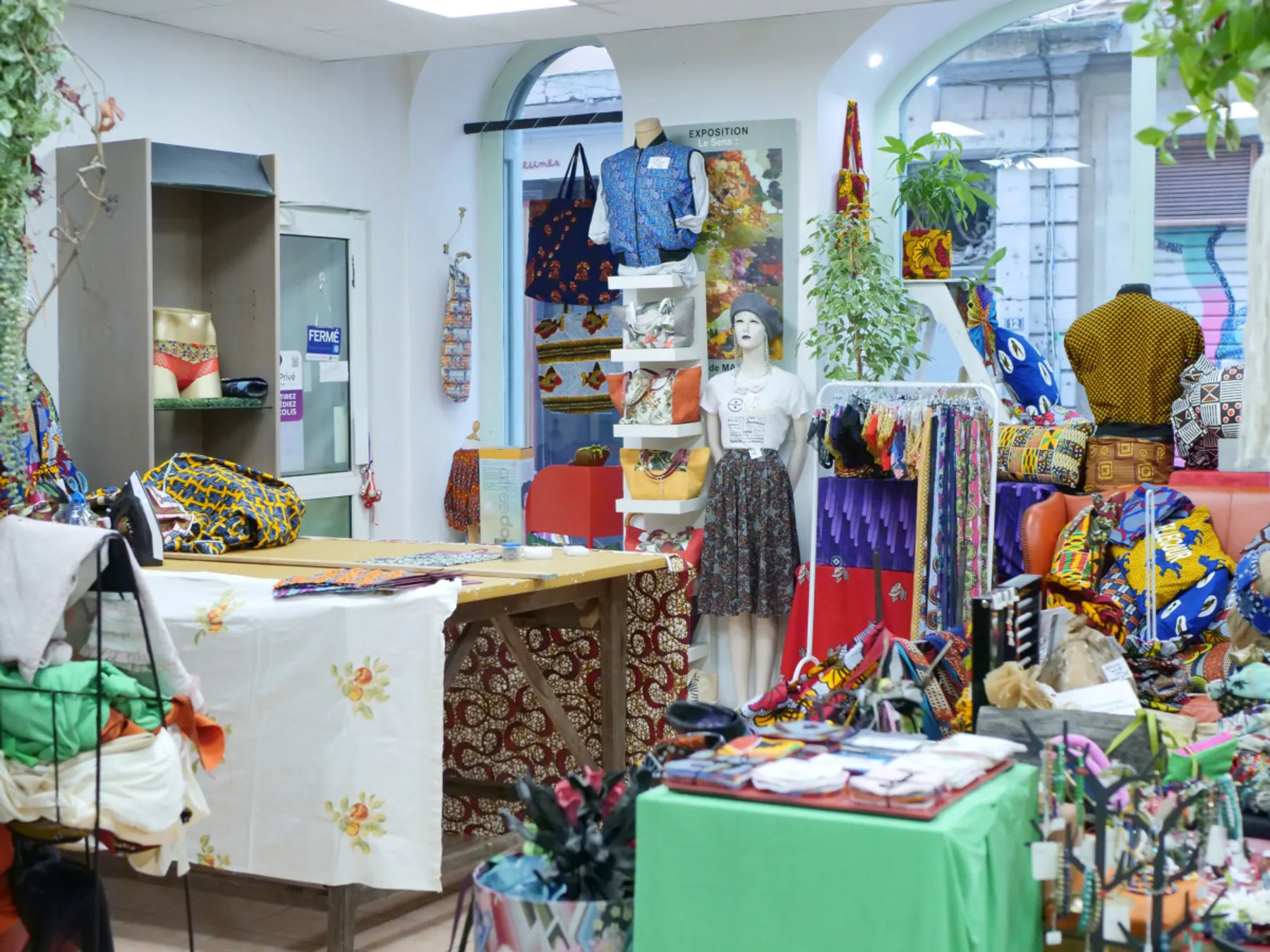 Créez votre pantalon en wax - Image n°1 - Wecandoo