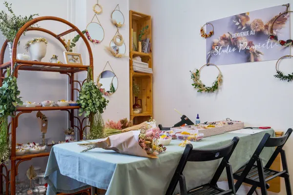 Réalisez votre accessoire en fleurs séchées - Image n°1 - Wecandoo