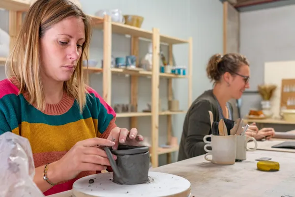 Modelez votre pichet en céramique - Afbeelding nr. 4 - Wecandoo