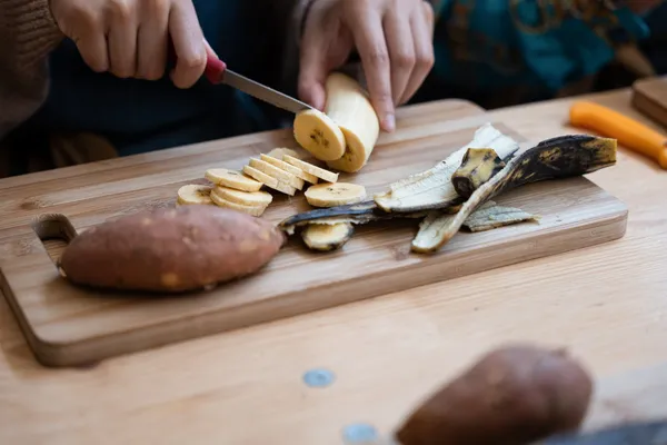 Cuisinez un menu africain complet avec Marthe-Esther - Image n°4 - Wecandoo