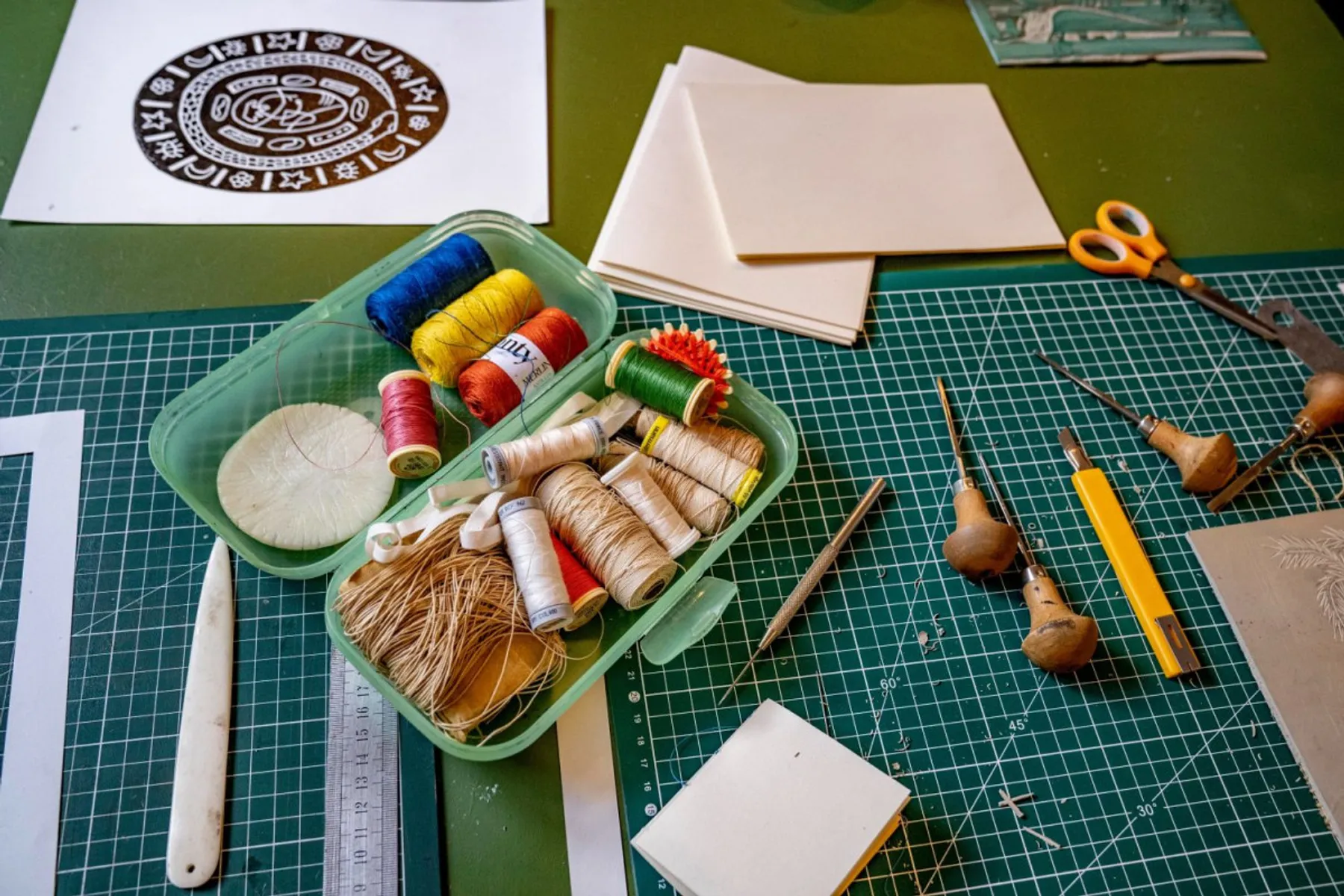 Reliez et linogravez votre carnet - Afbeelding nr. 4 - Wecandoo