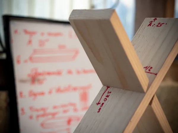 Wecandoo - Fabriquez votre étagère en bois recyclé