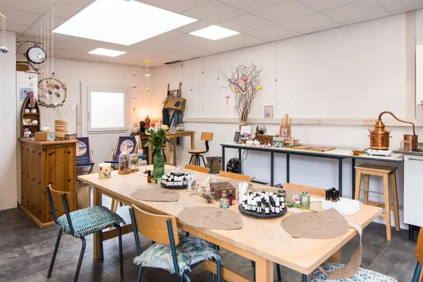 Créez votre parfum naturel en famille - Image n°1 - Wecandoo