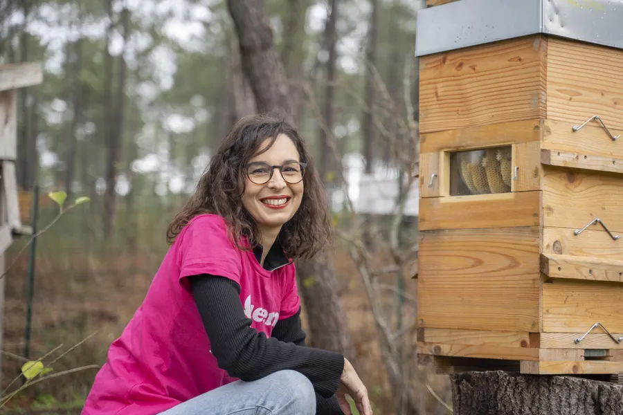 Perrine : Apicultrice à Gironde (33)