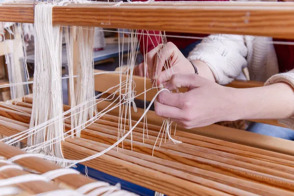 Initiez-vous au tissage sur métier à cadres - Image n°4 - Wecandoo