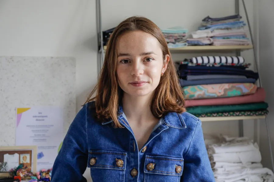 Marie : Brodeuse à Paris