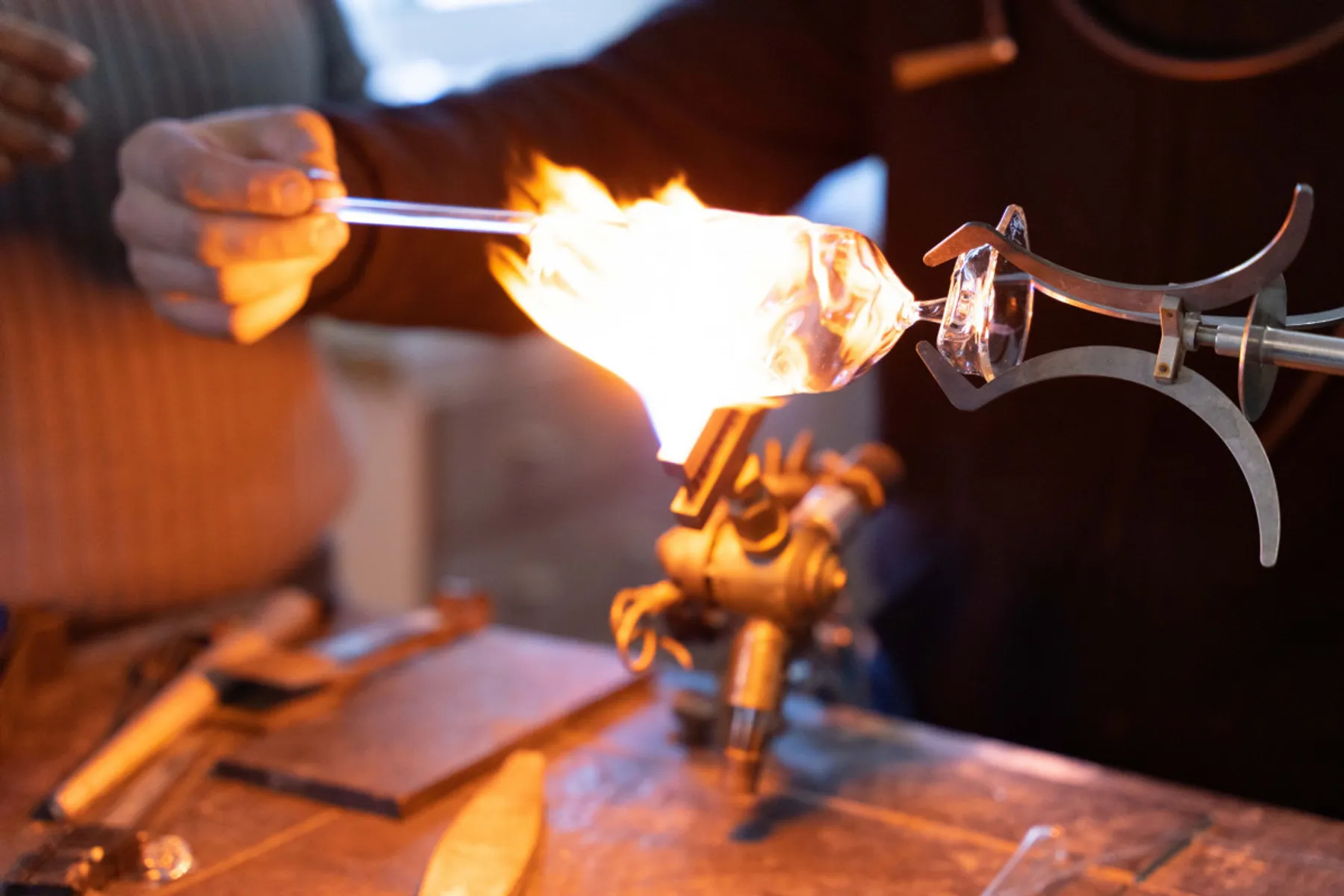 Initiez-vous au soufflage du verre au chalumeau avec Dounyo - Image n°4 - Wecandoo