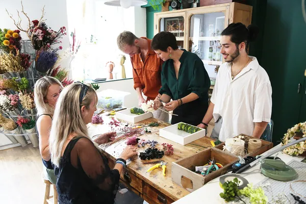 Réalisez votre couronne de fleurs séchées - Image n°3 - Wecandoo