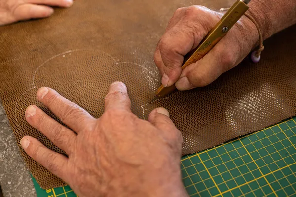 Fabriquez votre trio de petite maroquinerie - Image n°3 - Wecandoo