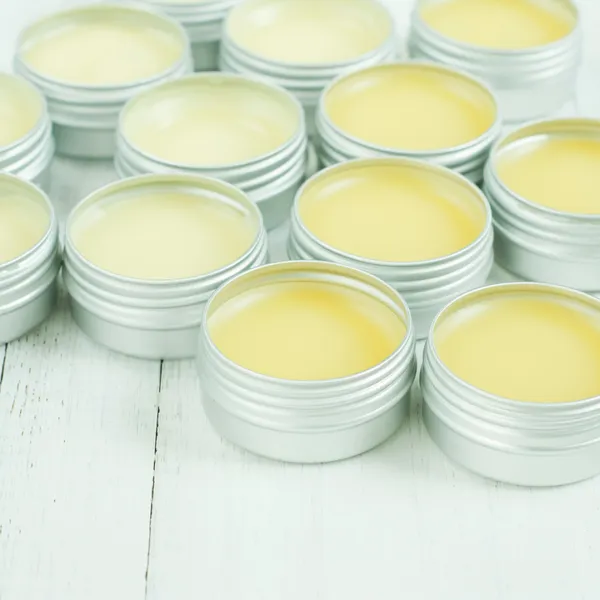 Wecandoo - Maak uw eigen cosmetica: lippenbalsem, balm, enz.