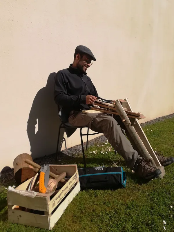 Découvrez l'art de la sculpture sur bois vert dans le Morbihan - Image n°3 - Wecandoo