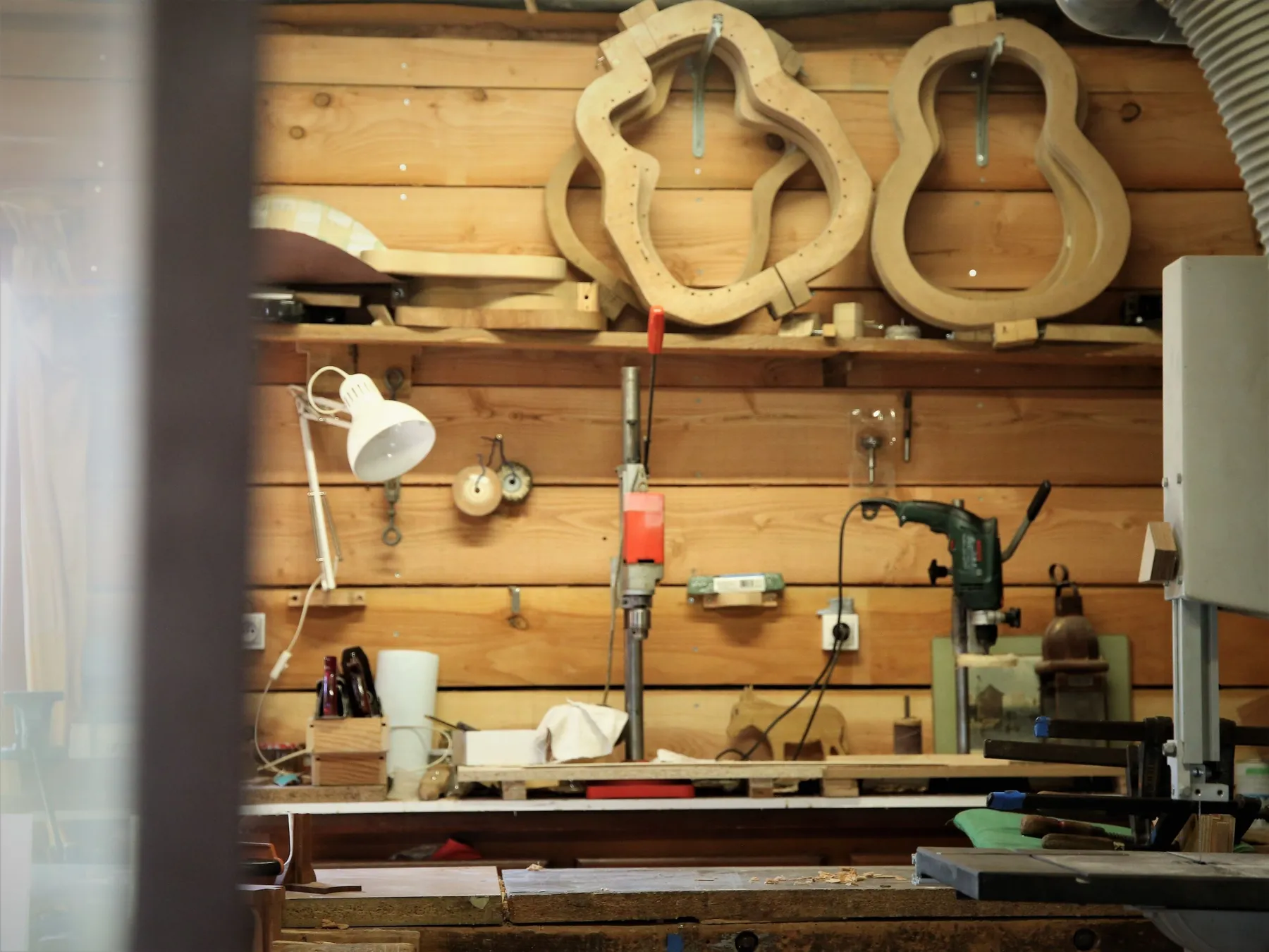 Découvrez les secrets de fabrication d'une guitare - Image n°1 - Wecandoo