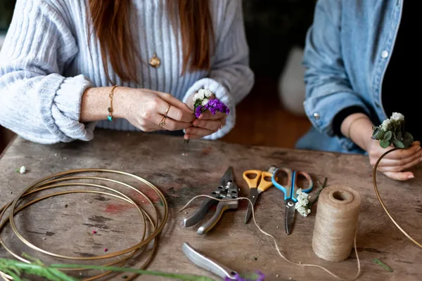 Créez votre couronne de fleurs séchées - Image n°3 - Wecandoo