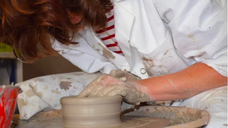 Initiez-vous au tour de céramiste en 3 sessions - Image n°1 - Wecandoo