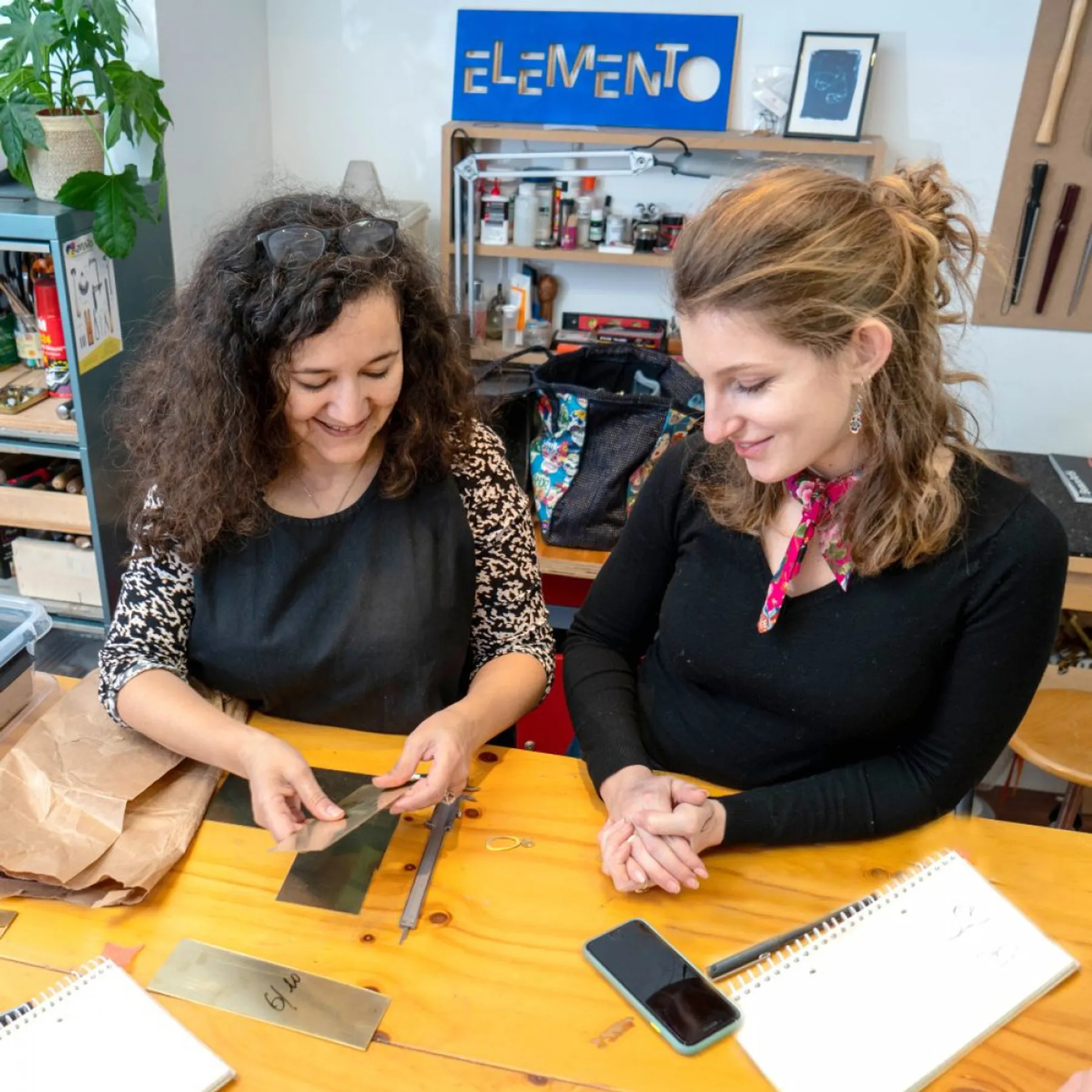 Réalisez votre paire de boucles d'oreilles en laiton - Image n°2 - Wecandoo