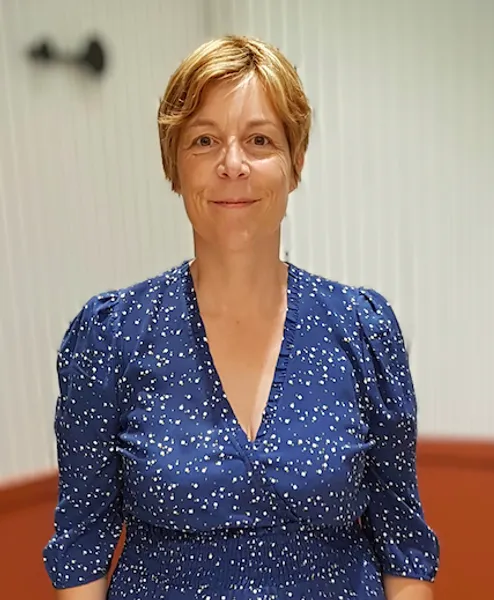 Sophie : Émailleuse sur Cuivre à Rouen