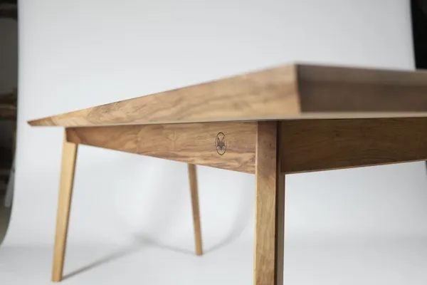 Wecandoo - Créez votre table en bois massif  - 2J