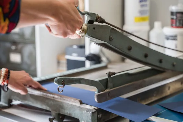 Fabriquez votre carnet de voyage en cuir - Image n°2 - Wecandoo