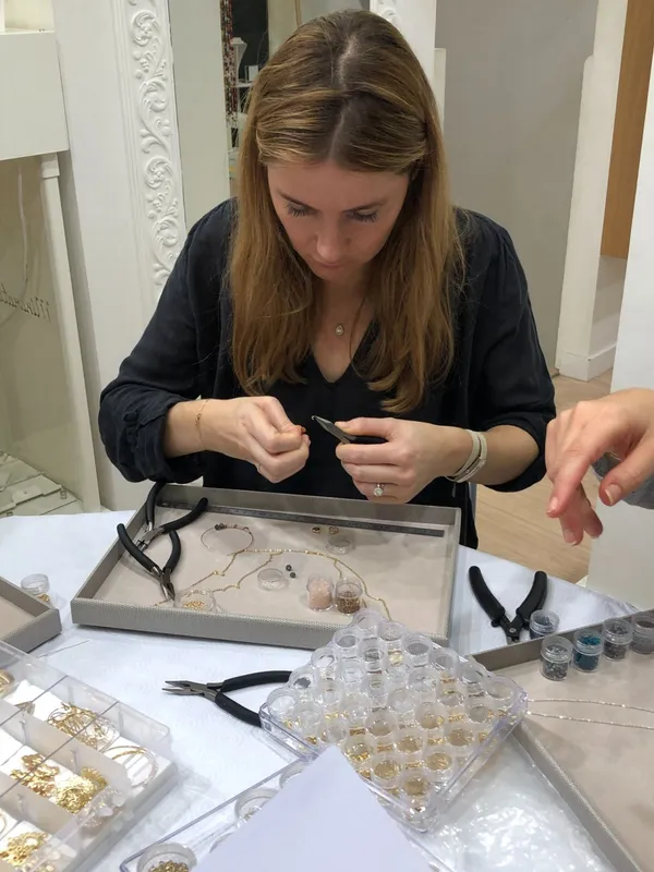 Créez votre collier semi-précieux avec Kelly et Agathe - Image n°4 - Wecandoo