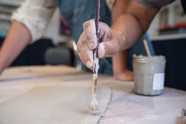 Modelez votre pichet en faïence - Image n°3 - Wecandoo