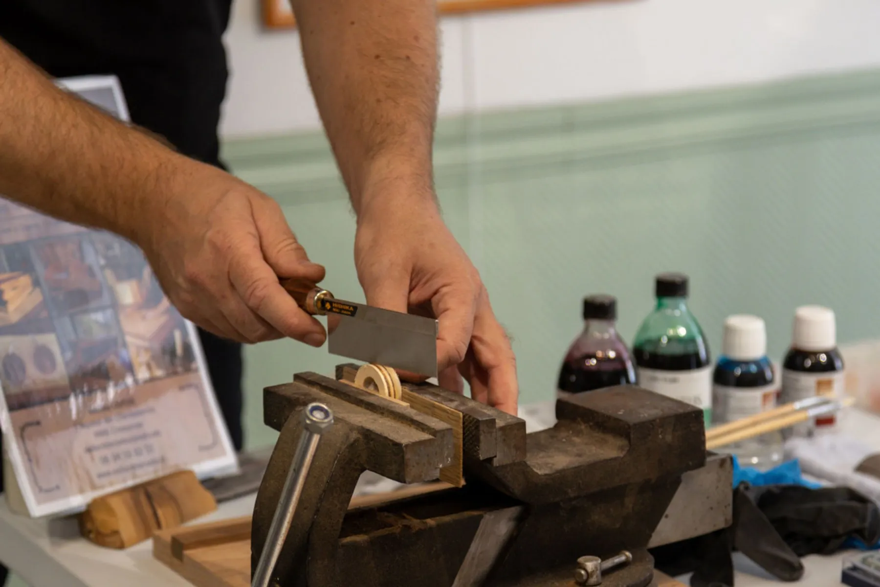 Réalisez votre paire de boucles d'oreilles en bois - Image n°3 - Wecandoo