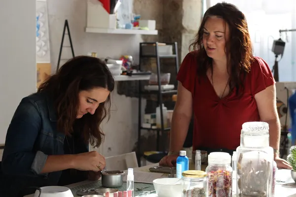 Créez votre rouge à lèvres dentelle et votre vernis - Image n°1 - Wecandoo