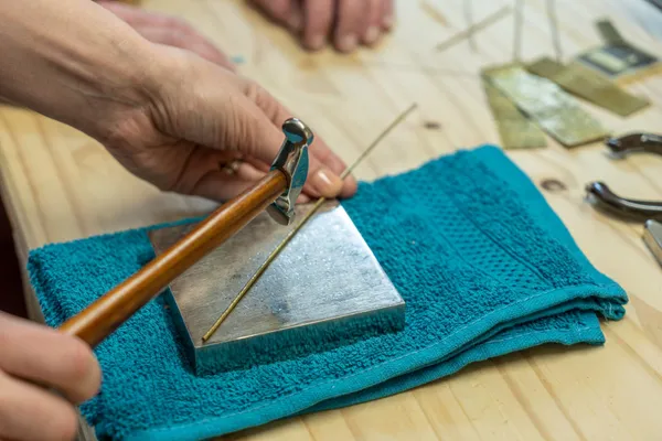 Réalisez votre bague texturée en laiton - Image n°3 - Wecandoo