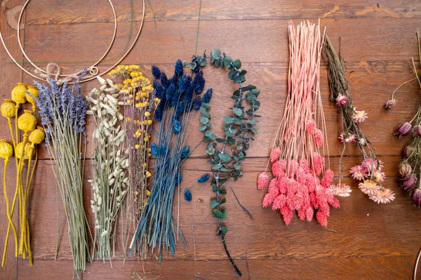 Composez votre couronne de fleurs séchées - Image n°4 - Wecandoo