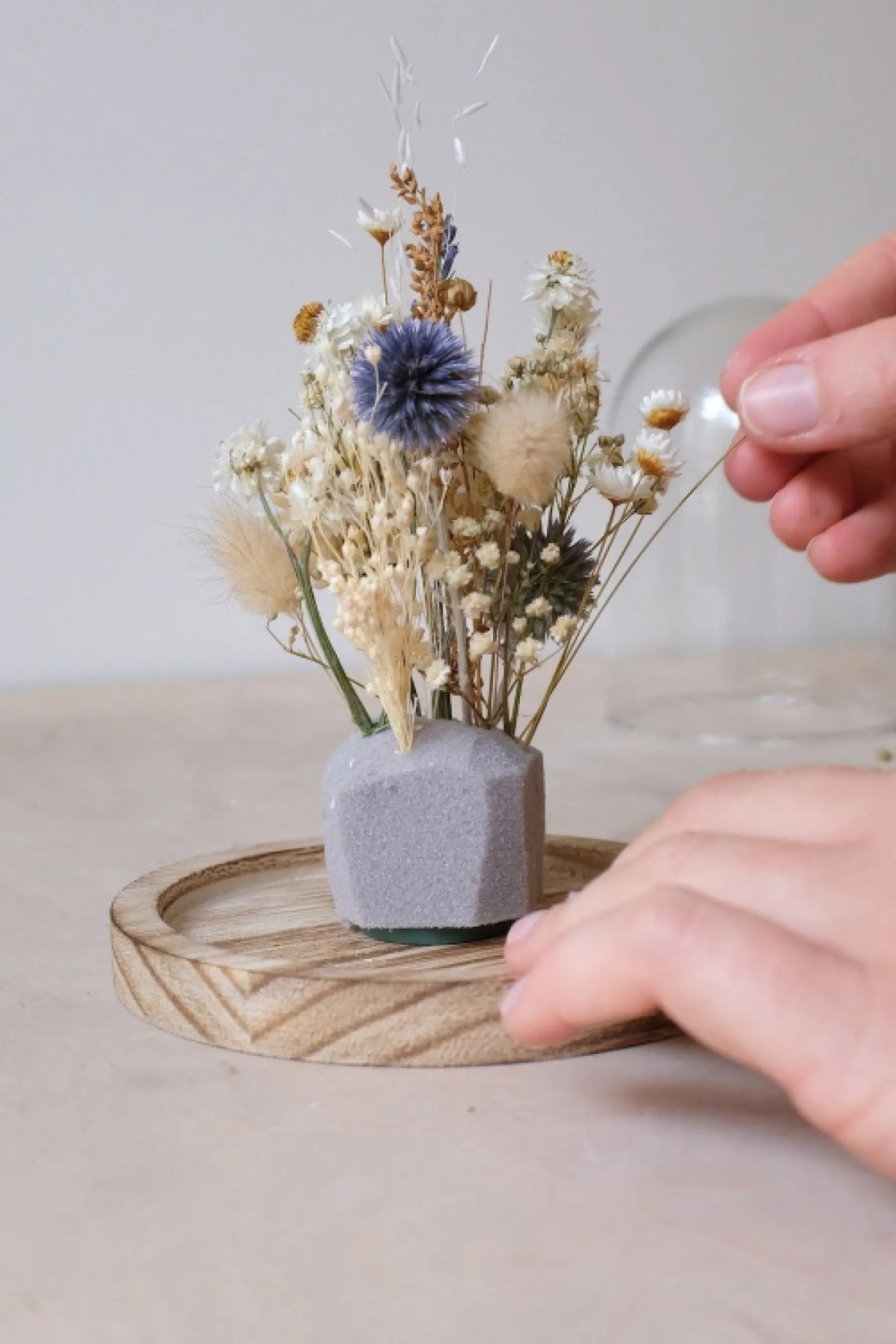 Créez votre petit globe fleuri - Image n°3 - Wecandoo