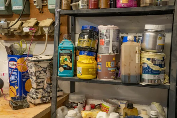 Initiez-vous à la technique du décor et créez votre plateau tournant effet marbre - Image n°3 - Wecandoo