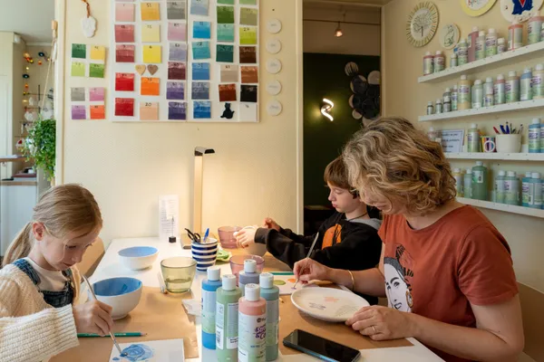 Découvrez la peinture sur céramique en famille sur le thème du végétal - Afbeelding nr. 2 - Wecandoo