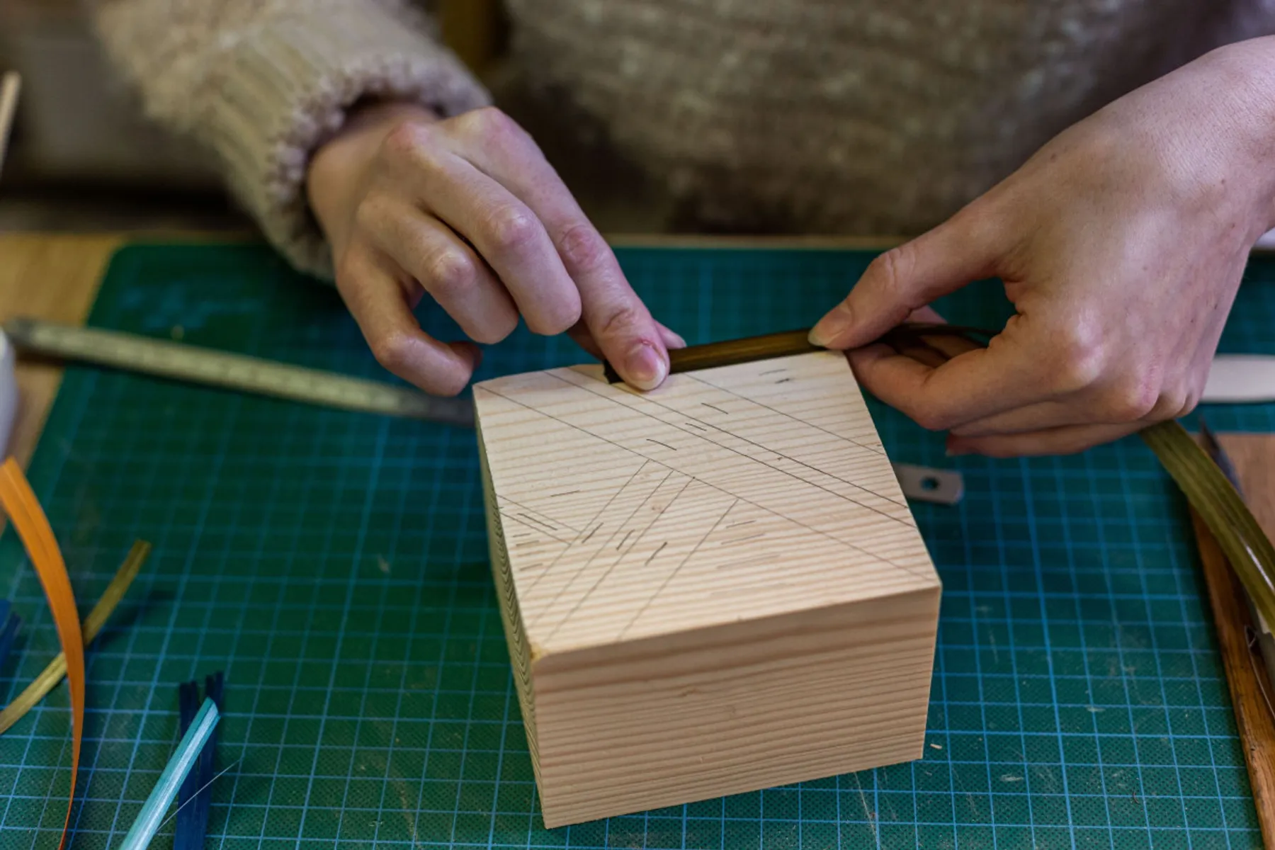Créez votre lampe en marqueterie de paille - Afbeelding nr. 3 - Wecandoo