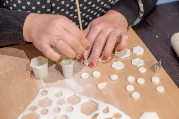 Créez vos bijoux en porcelaine - Image n°2 - Wecandoo