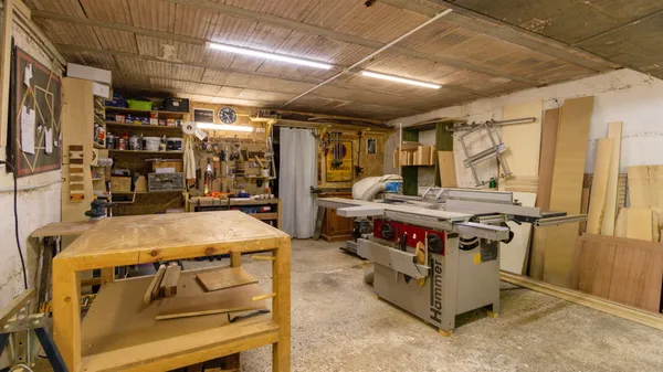 Réalisez votre tabouret épuré - Image n°1 - Wecandoo