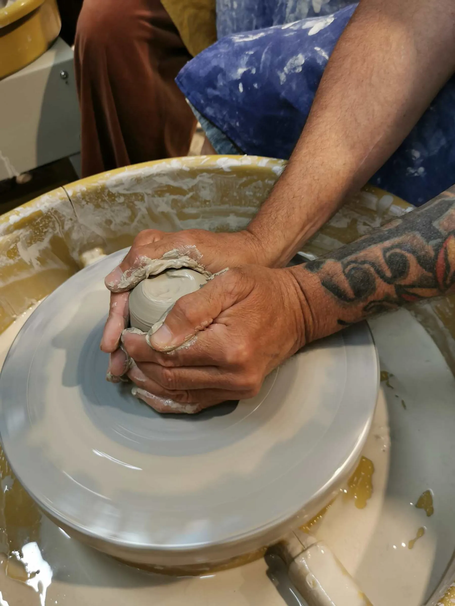 Initiez-vous au tour de potier en duo - Image n°1 - Wecandoo