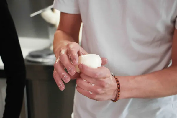 Réalisez votre duo de fromages et votre beurre - Image n°4 - Wecandoo