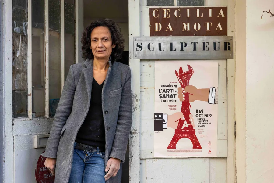 Cécilia : Sculptrice sur Pierre à Paris