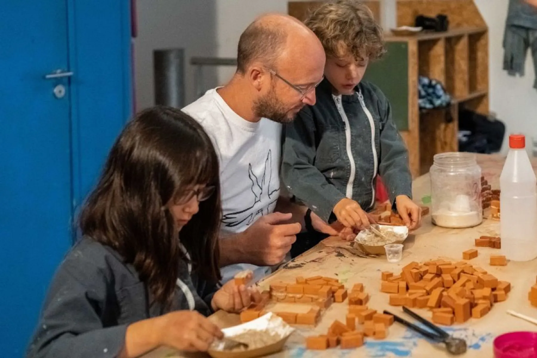 Fabriquez la maison des 3 petits cochons en famille - Image n°4 - Wecandoo