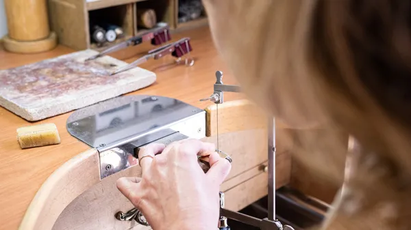 Créez votre bague en laiton plaqué or - Image n°1 - Wecandoo