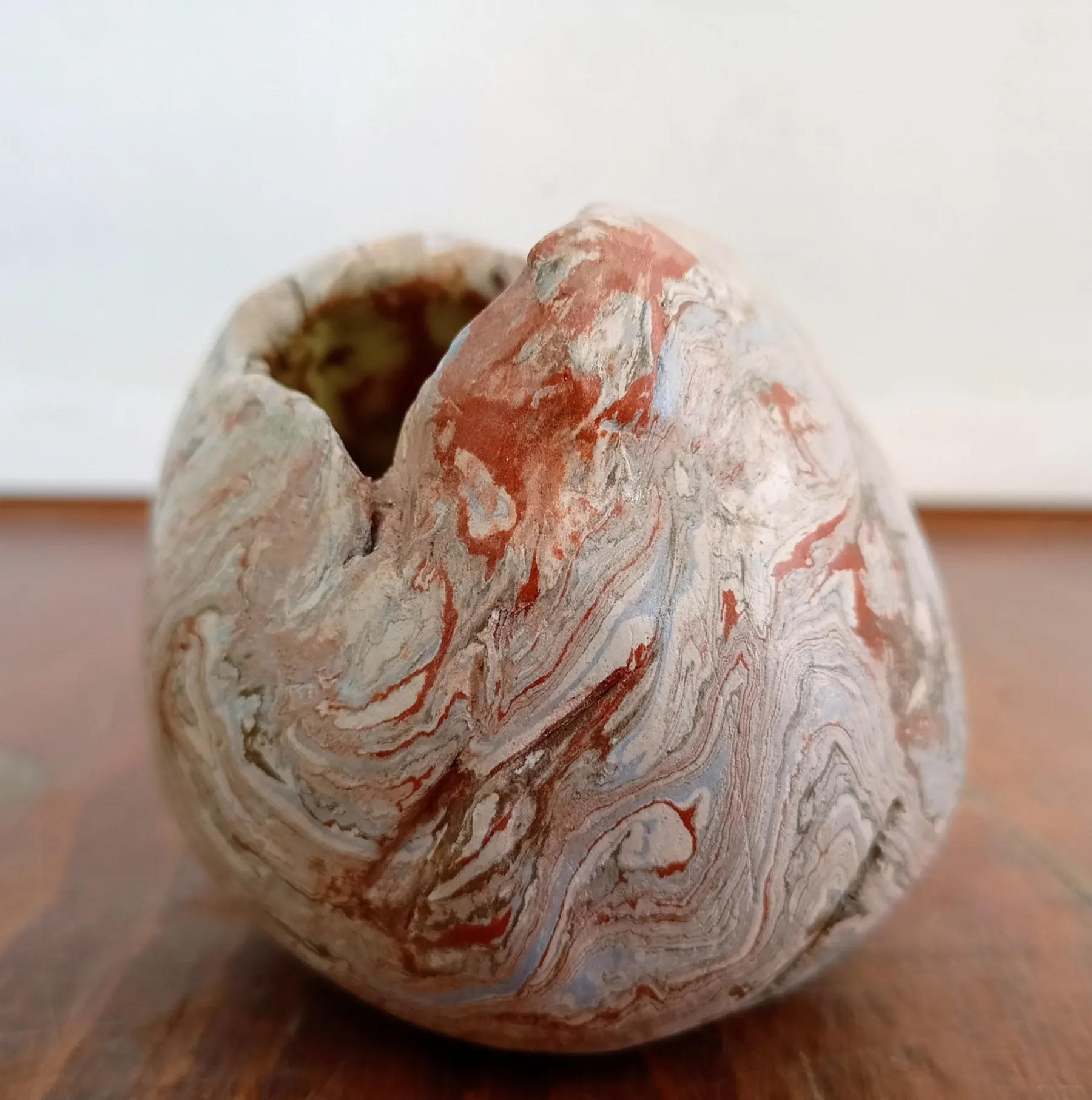 Façonnez votre jardinière d'intérieur en terre mêlée avec Véronique - Image n°2 - Wecandoo